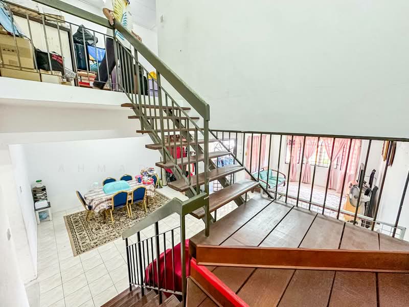 2-storey Terraced House for Sale in Taman Lestari Putra (Seri Kembangan) - Ahmad Fikri Amer Hamzah - Dining Room - PropertyGuru.com.my
