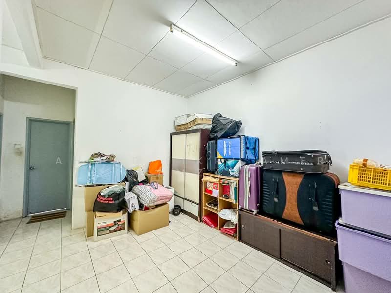 2-storey Terraced House for Sale in Taman Lestari Putra (Seri Kembangan) - Ahmad Fikri Amer Hamzah - Interior - PropertyGuru.com.my