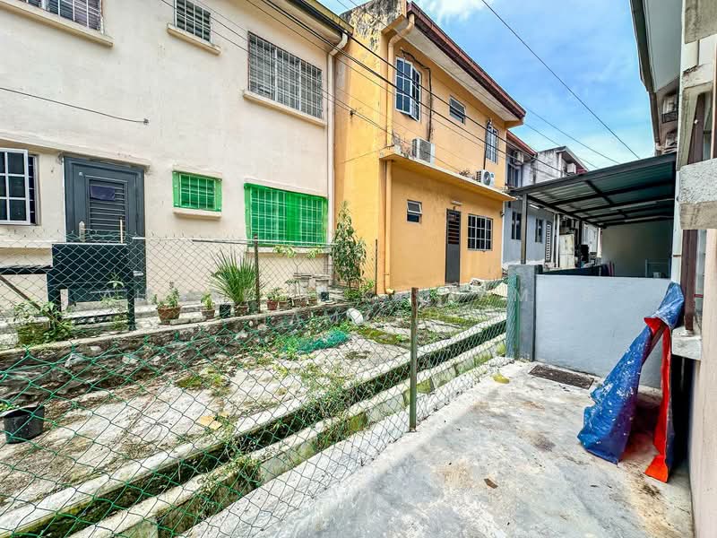 2-storey Terraced House for Sale in Taman Lestari Putra (Seri Kembangan) - Ahmad Fikri Amer Hamzah - Exterior - PropertyGuru.com.my