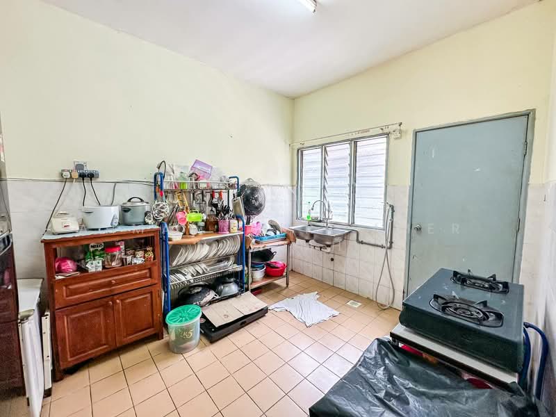 2-storey Terraced House for Sale in Taman Lestari Putra (Seri Kembangan) - Ahmad Fikri Amer Hamzah - Kitchen - PropertyGuru.com.my