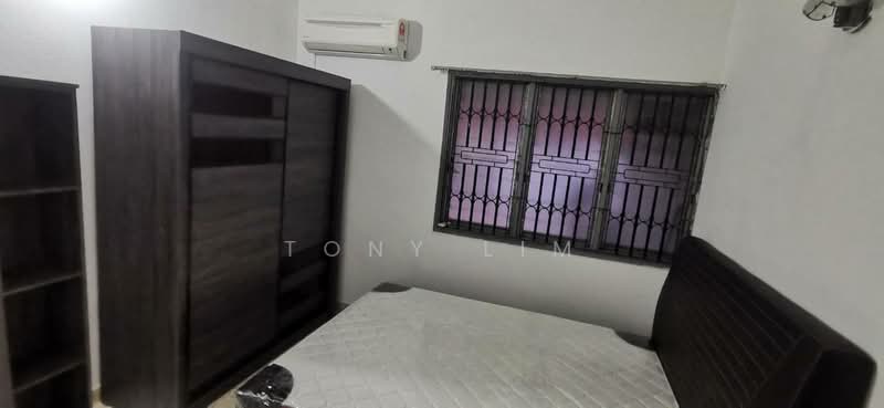 1-storey Terraced House for Rent in Taman Sentosa (Johor Bahru) - Tony Lim - Bedroom - PropertyGuru.com.my
