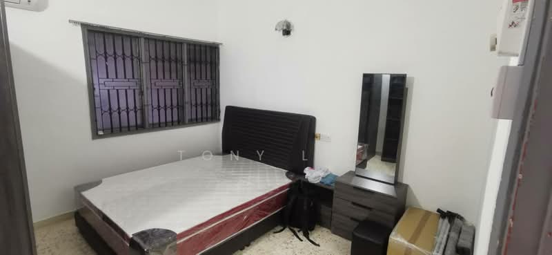 1-storey Terraced House for Rent in Taman Sentosa (Johor Bahru) - Tony Lim - Bedroom - PropertyGuru.com.my