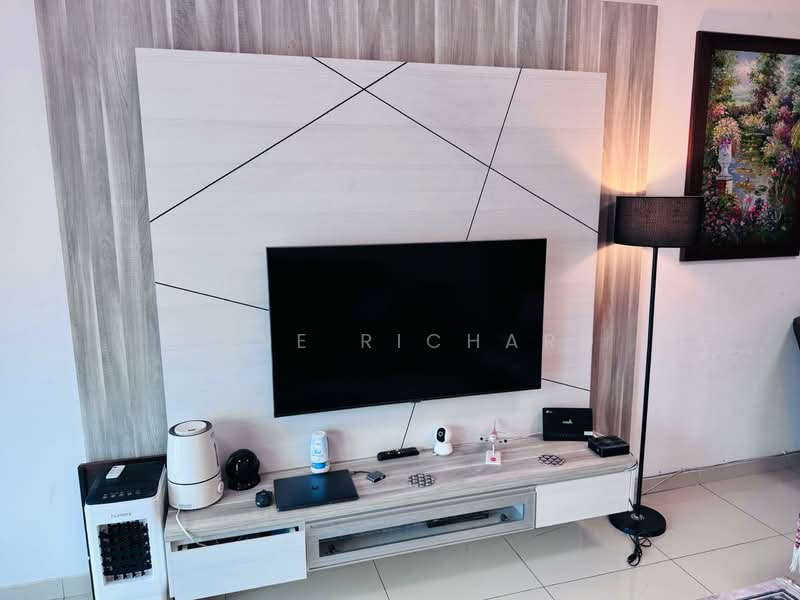 Kondominium untuk Disewa di The Zest @ Kinrara 9 - Anne Richard - Living Room - PropertyGuru.com.my
