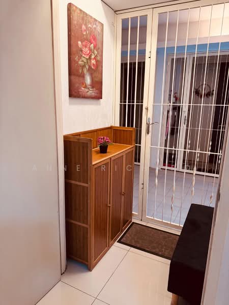 Kondominium untuk Disewa di The Zest @ Kinrara 9 - Anne Richard - Entrance - PropertyGuru.com.my