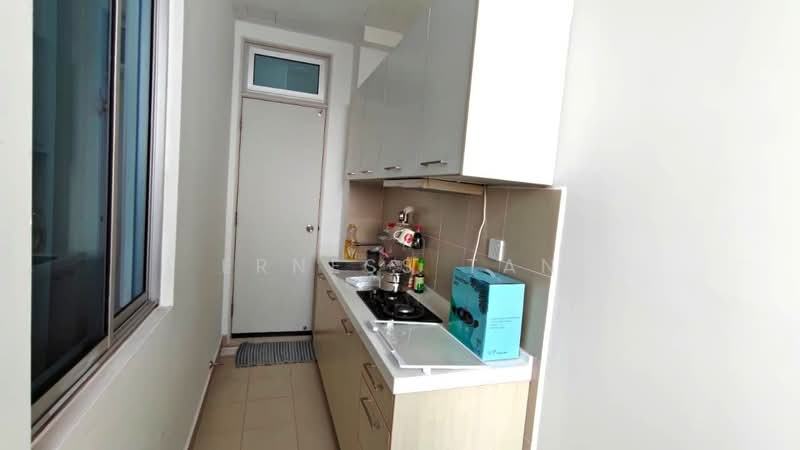Kondominium untuk Dijual di D'Rich Executive Suites - Erness Tan - Kitchen - PropertyGuru.com.my