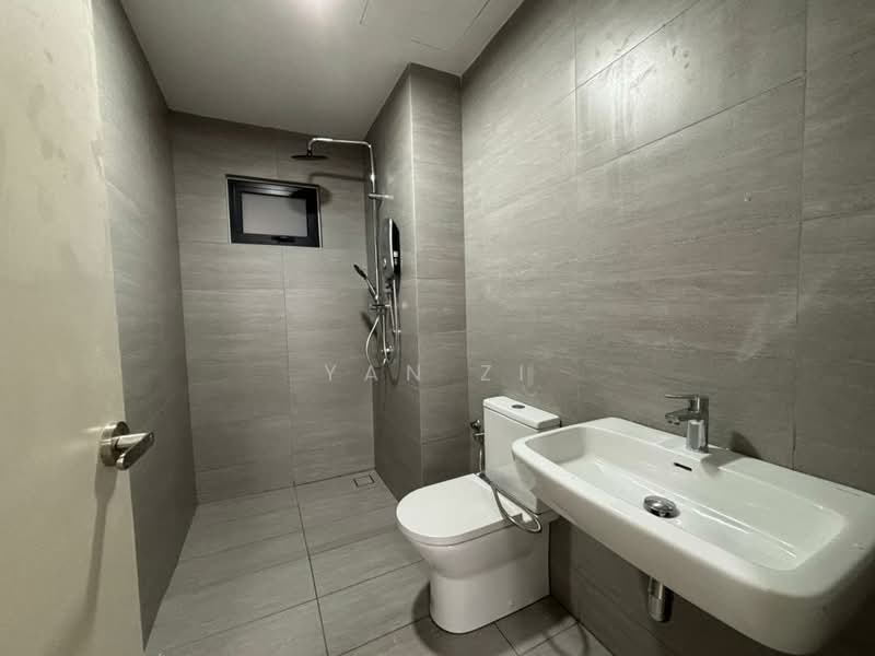 Servis Apartment untuk Disewa di Residensi Ava @ Kiara Bay - Yan Zi - Bathroom - PropertyGuru.com.my