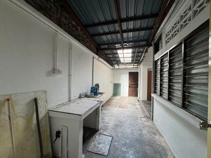 Shop for Sale in Batu Gajah (Perak) - Peggy Lim - Exterior - PropertyGuru.com.my