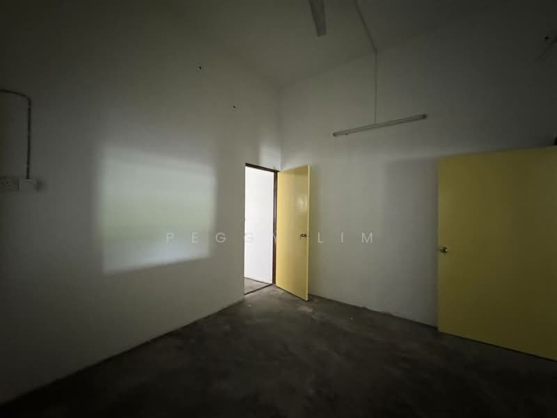 Shop for Sale in Batu Gajah (Perak) - Peggy Lim - Interior - PropertyGuru.com.my