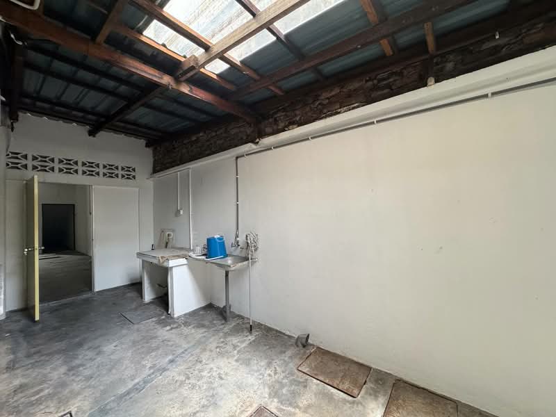 Shop for Sale in Batu Gajah (Perak) - Peggy Lim - Interior - PropertyGuru.com.my