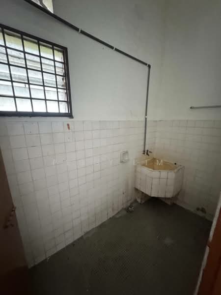 Shop for Sale in Batu Gajah (Perak) - Peggy Lim - Interior - PropertyGuru.com.my