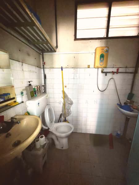 1-storey Terraced House for Sale in Kepong Baru (Kepong) - Suki Tan - Bathroom - PropertyGuru.com.my