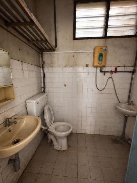 Rumah Teres 1-Tingkat untuk Dijual di Kepong Baru (Kepong) - Suki Tan - Bathroom - PropertyGuru.com.my
