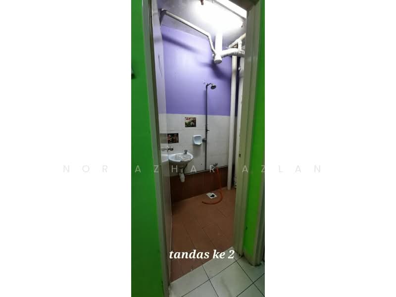 Apartment for Sale at Taman Medan Jaya Apartment - Nor Azhar Azlan - Bathroom - PropertyGuru.com.my