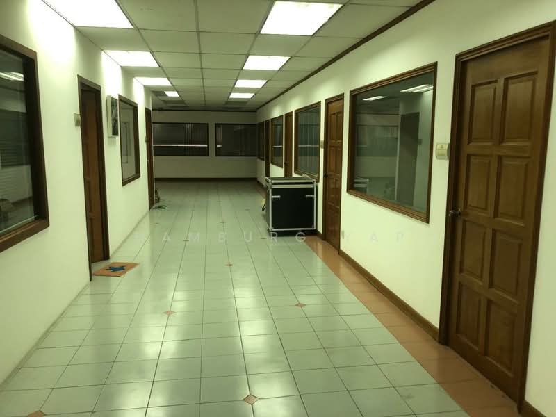 Semi-D Factory for Rent in Shah Alam (Selangor) - Hamburg Yap - Corridor - PropertyGuru.com.my