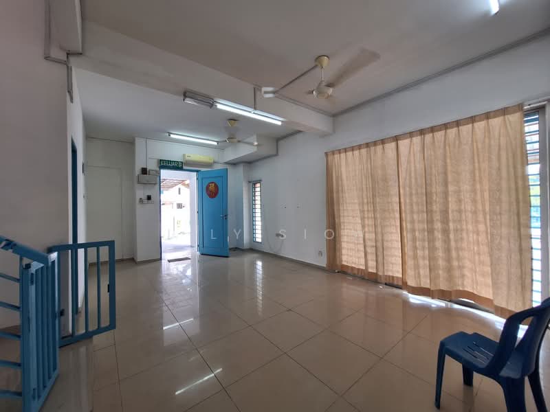 Rumah Teres 2 Tingkat untuk Disewa di Bandar Putra Permai (Seri Kembangan) - Lily Siow - Entrance - PropertyGuru.com.my