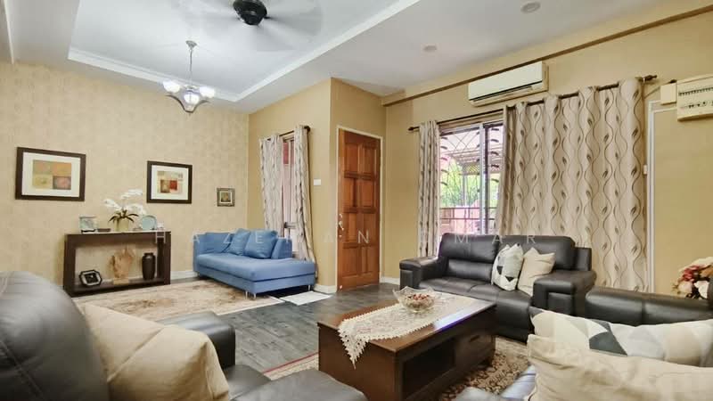 2-storey Terraced House for Sale in Seksyen U10 (Shah Alam) - Hazeman Omar - Living Room - PropertyGuru.com.my