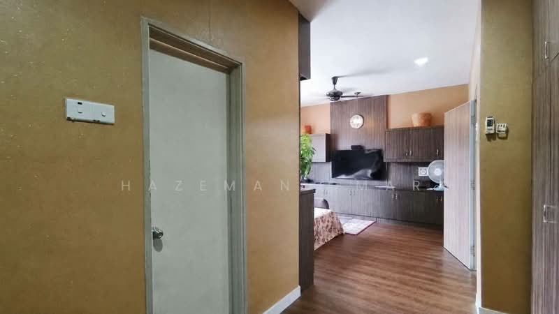 2-storey Terraced House for Sale in Seksyen U10 (Shah Alam) - Hazeman Omar - Living Room - PropertyGuru.com.my