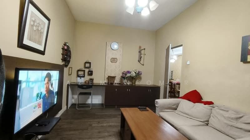 2-storey Terraced House for Sale in Seksyen U10 (Shah Alam) - Hazeman Omar - Living Room - PropertyGuru.com.my