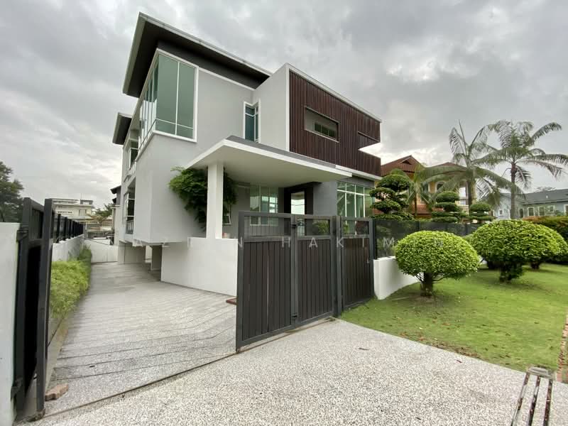 Bungalow for Sale in Bukit Jelutong (Shah Alam) - Nazrin Hakimin - Exterior - PropertyGuru.com.my