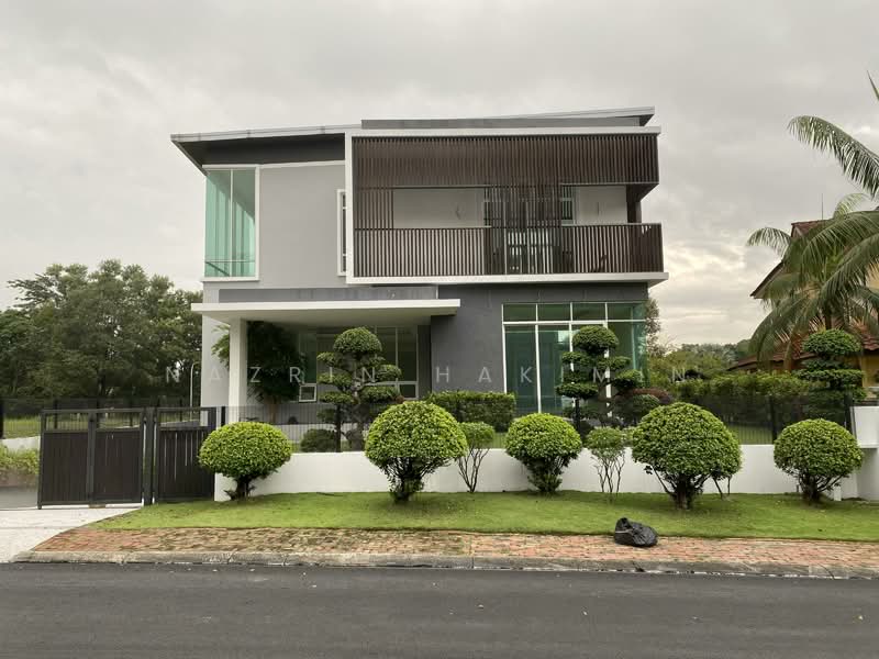 Bungalow for Sale in Bukit Jelutong (Shah Alam) - Nazrin Hakimin - PropertyGuru.com.my