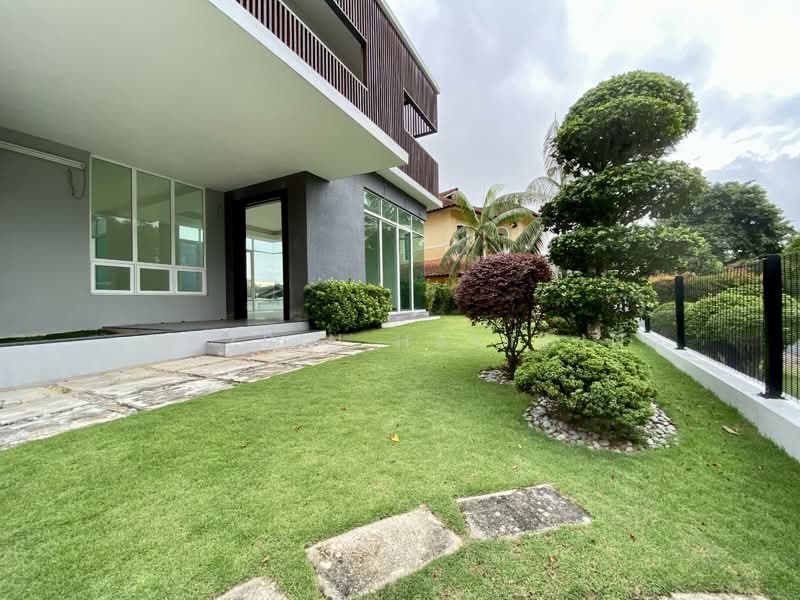 Bungalow for Sale in Bukit Jelutong (Shah Alam) - Nazrin Hakimin - PropertyGuru.com.my