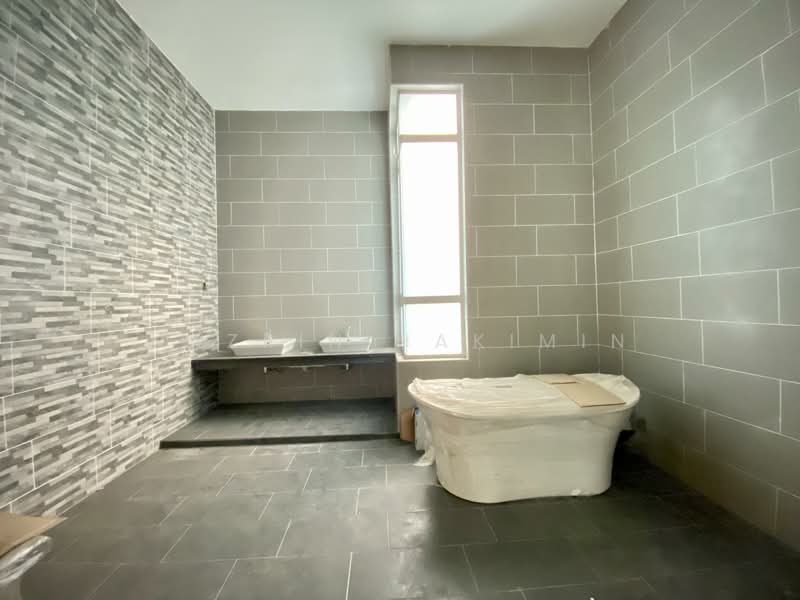 Bungalow for Sale in Bukit Jelutong (Shah Alam) - Nazrin Hakimin - PropertyGuru.com.my