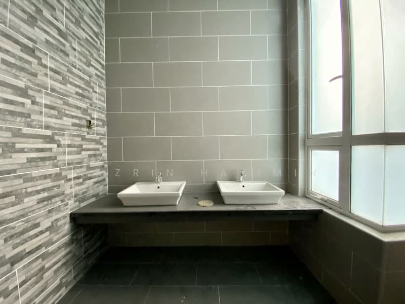 Bungalow for Sale in Bukit Jelutong (Shah Alam) - Nazrin Hakimin - PropertyGuru.com.my
