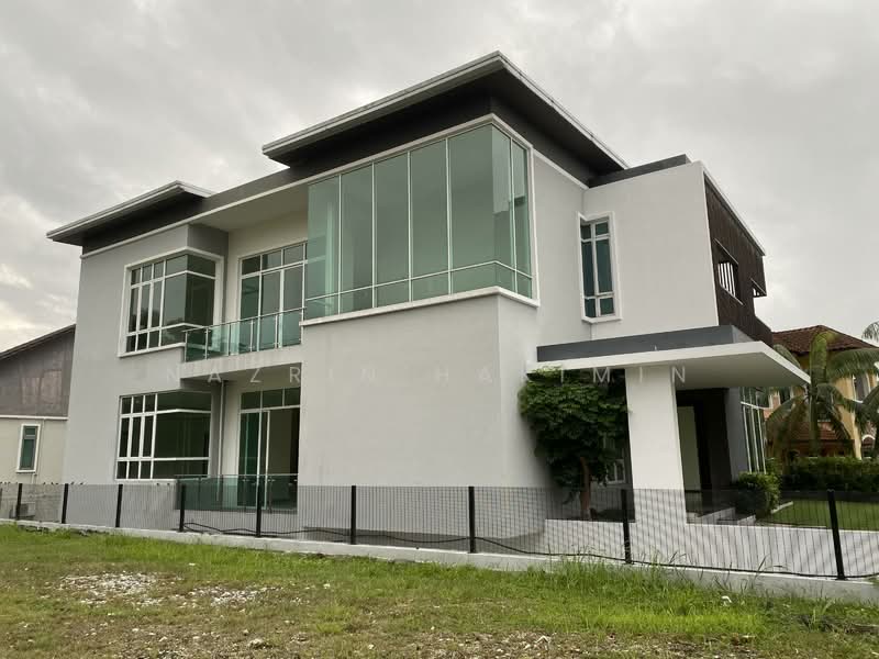 Bungalow for Sale in Bukit Jelutong (Shah Alam) - Nazrin Hakimin - PropertyGuru.com.my