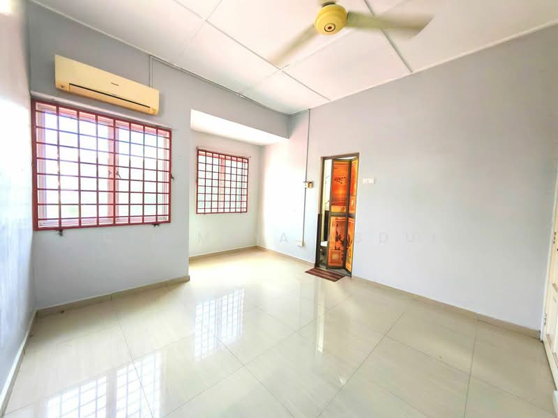 2-storey Terraced House for Sale in Ampang Jaya (Ampang) - Cik Maya Abdul - Living Room - PropertyGuru.com.my