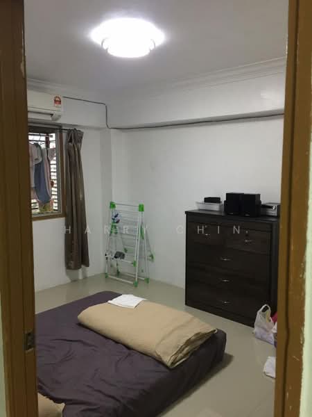 Flat for Sale at Pandan Cahaya Flat - Harry Chin - Bedroom - PropertyGuru.com.my