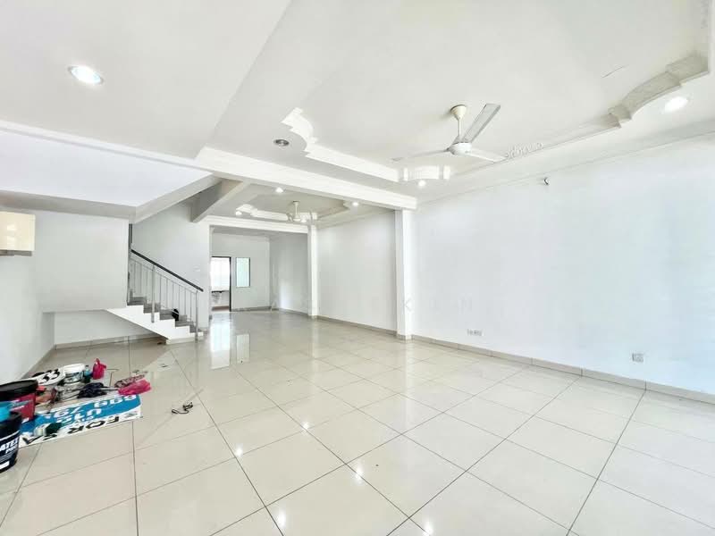 Rumah Teres 3 Tingkat untuk Dijual di Taman Aman Permai (Bangi) - Nurashekin . - Living Room - PropertyGuru.com.my