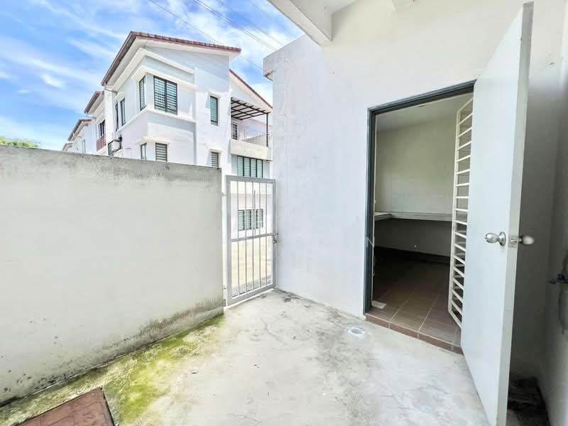 Rumah Teres 3 Tingkat untuk Dijual di Taman Aman Permai (Bangi) - Nurashekin . - Exterior - PropertyGuru.com.my