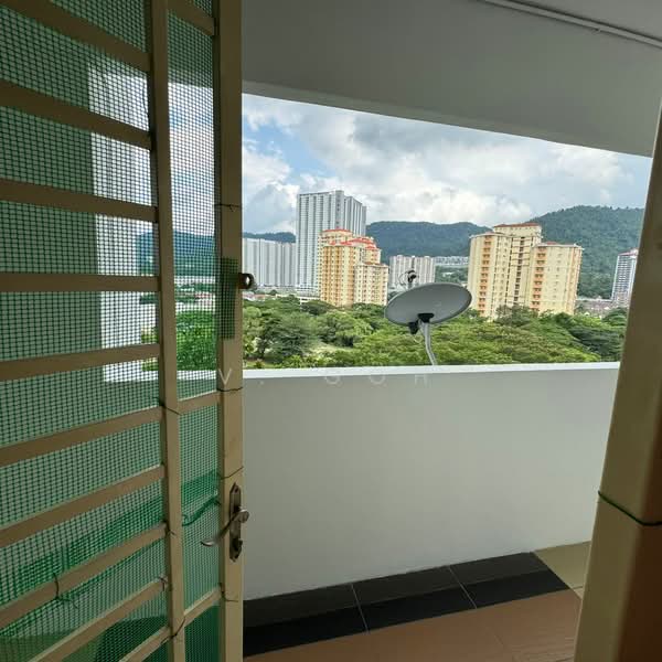 Kondominium untuk Dijual di The Oasis - V. Goh - Balcony - PropertyGuru.com.my