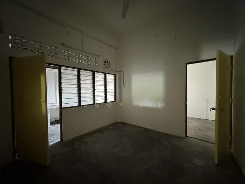 Kedai untuk Disewa di Batu Gajah (Perak) - Peggy Lim - Interior - PropertyGuru.com.my