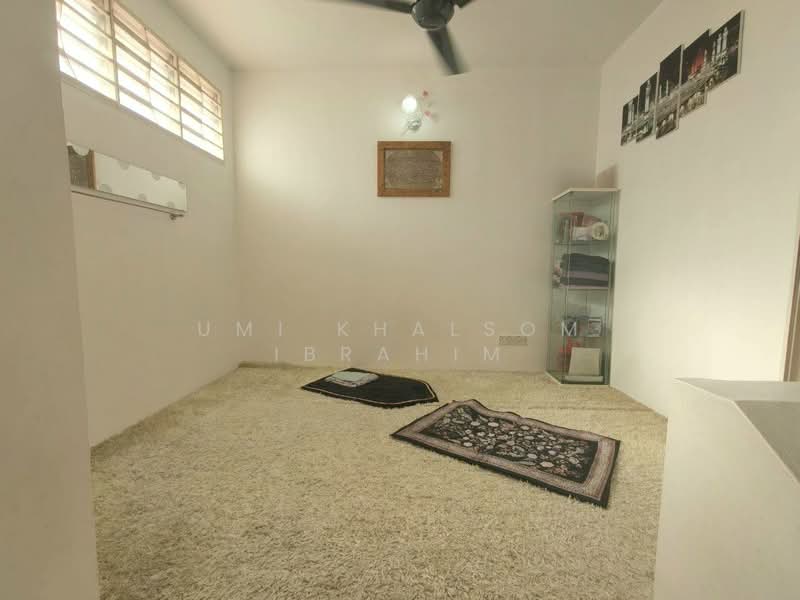 1.5-storey Terraced House for Sale in Taman Teratai (Nilai) - Umi Khalsom Ibrahim - PropertyGuru.com.my