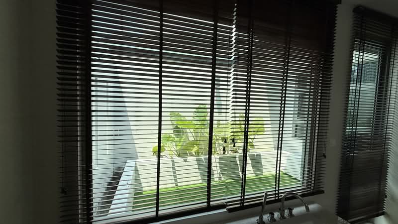 Rumah Berkembar untuk Disewa di Taman Seri Bukit Segambut (Batu) - Chai Eng Beh - master bathroom garden - PropertyGuru.com.my