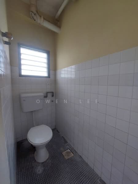 Shop for Rent in Sri Petaling (Kuala Lumpur) - Owen Lee - Bathroom - PropertyGuru.com.my
