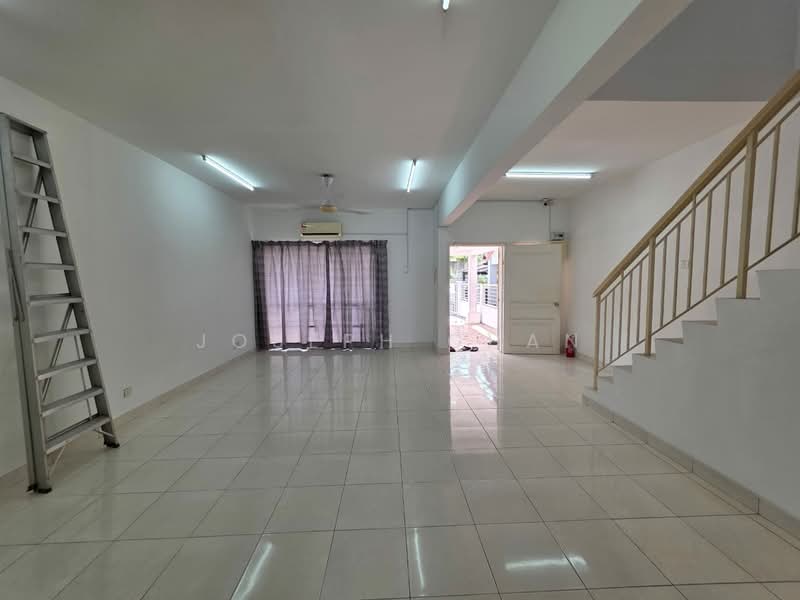 Rumah Teres 2 Tingkat untuk Dijual di Alam Nusantara (Setia Alam) - Joseph Chan - Living Room - PropertyGuru.com.my
