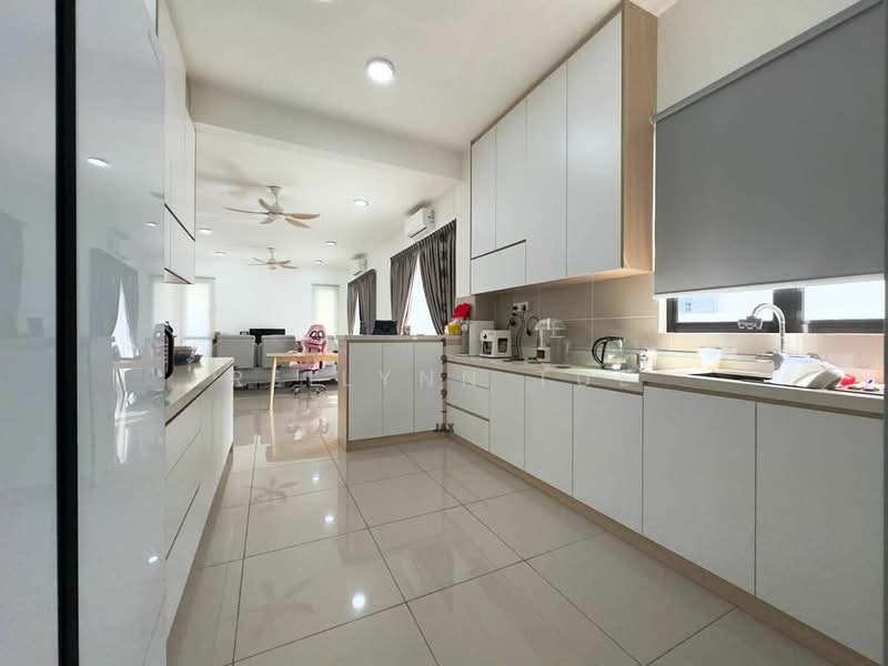 Semi-Detached House for Sale in Setia Utama (Setia Alam) - Reilynn Tue - Kitchen - PropertyGuru.com.my