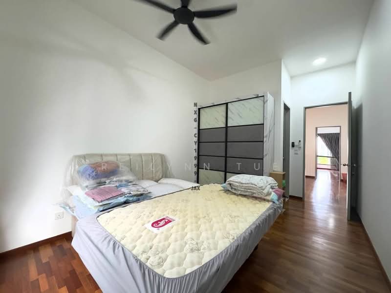 Semi-Detached House for Sale in Setia Utama (Setia Alam) - Reilynn Tue - Bedroom - PropertyGuru.com.my