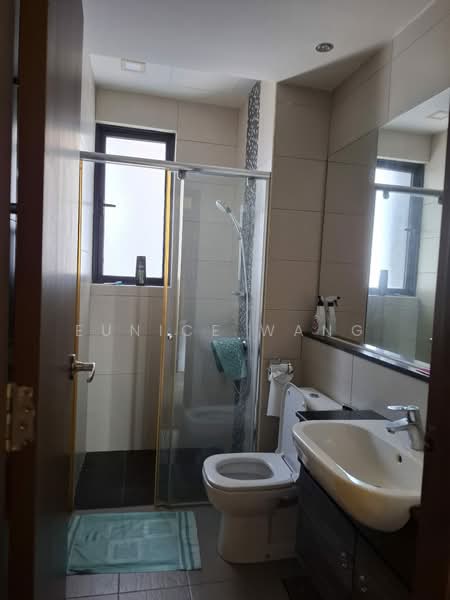 Kondominium untuk Disewa di KM1 West - Eunice Wang - Bathroom - PropertyGuru.com.my