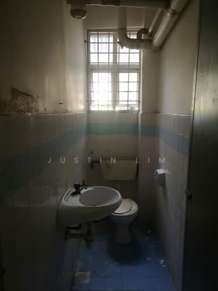 Pejabat untuk Dijual di Taman Bukit Cheras (Cheras) - Justin Lim - Bathroom - PropertyGuru.com.my