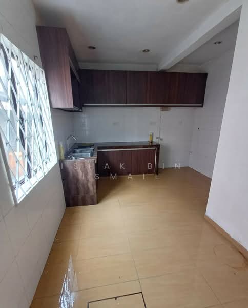 Rumah Teres 2 Tingkat untuk Dijual di Shah Alam (Selangor) - Ishak Bin Ismail - Kitchen - PropertyGuru.com.my