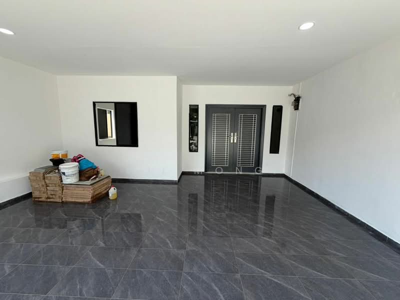 1-storey Terraced House for Sale in Taman Mas (Kulai) - Wil Mong - Entrance - PropertyGuru.com.my