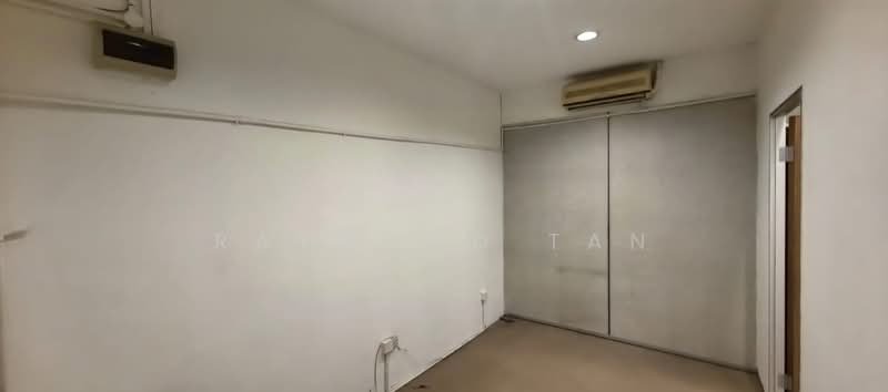 Pejabat untuk Disewa di Damansara Perdana (Selangor) - Raymond Tan - Interior - PropertyGuru.com.my