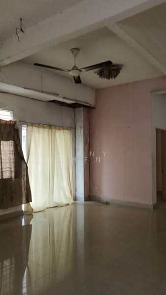 2.5-storey Terraced House for Sale in Taman Tasik Prima (Puchong) - Kenny Chen - Living Room - PropertyGuru.com.my