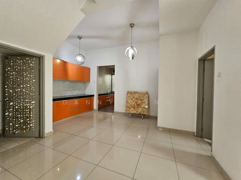 Rumah Berkembar untuk Dijual di Anggun 2 Residence (Rawang) - Danny Wong - Kitchen - PropertyGuru.com.my