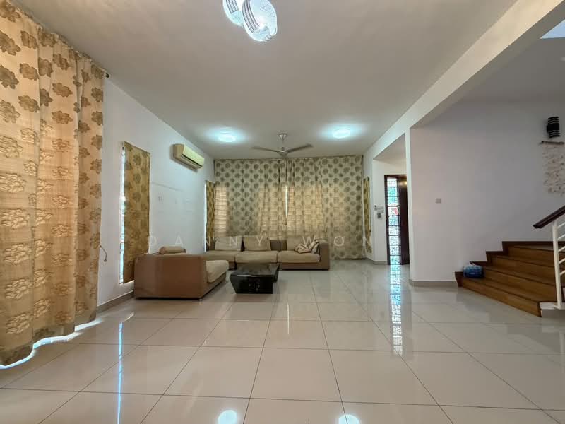 Rumah Berkembar untuk Dijual di Anggun 2 Residence (Rawang) - Danny Wong - Living Room - PropertyGuru.com.my