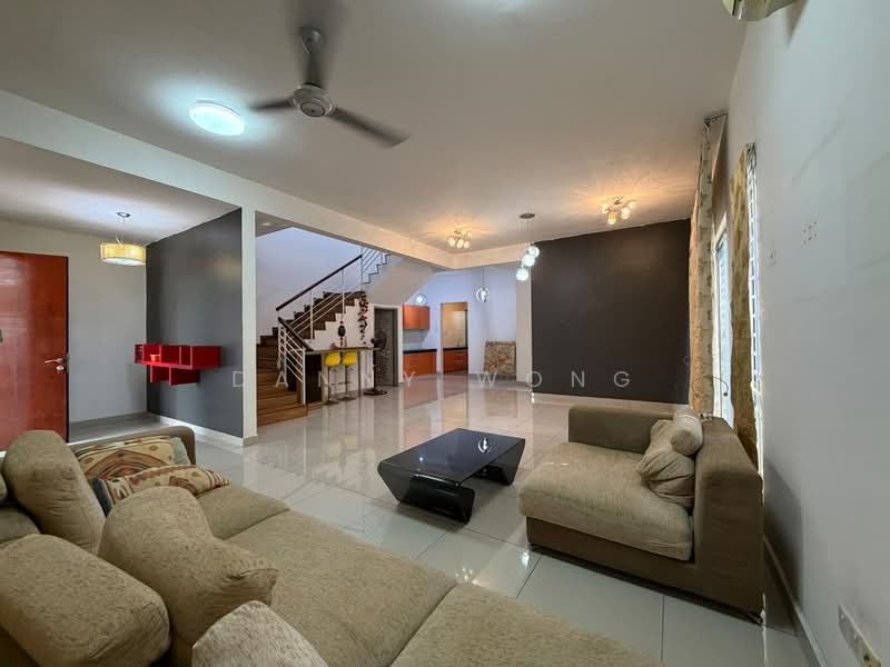Rumah Berkembar untuk Dijual di Anggun 2 Residence (Rawang) - Danny Wong - Living Room - PropertyGuru.com.my