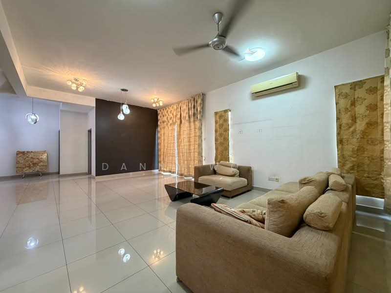 Rumah Berkembar untuk Dijual di Anggun 2 Residence (Rawang) - Danny Wong - Living Room - PropertyGuru.com.my